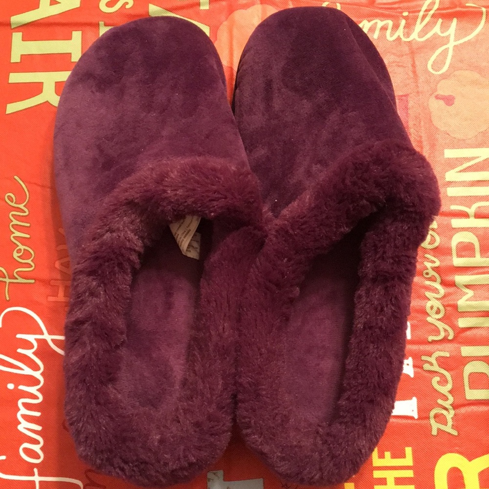 Dearfoam slippers!